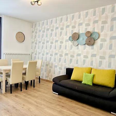 Apartamento Prime - Modern 2 Bedroom With Balcony & Parking Included Budapest