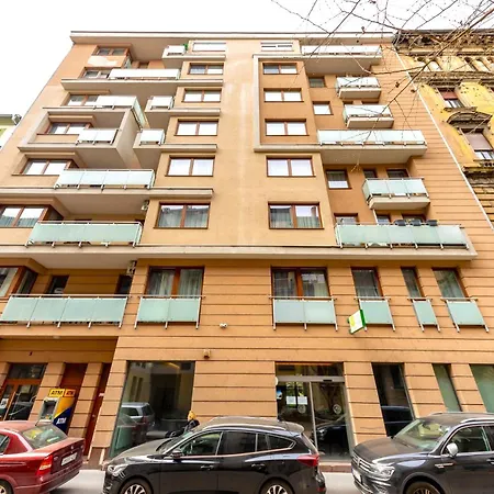 Prime - Modern 2 Bedroom With Balcony & Parking Included