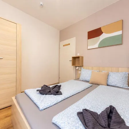 Prime - Modern 2 Bedroom With Balcony & Parking Included * Budapest
