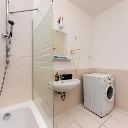 Prime - Modern 2 Bedroom With Balcony & Parking Included