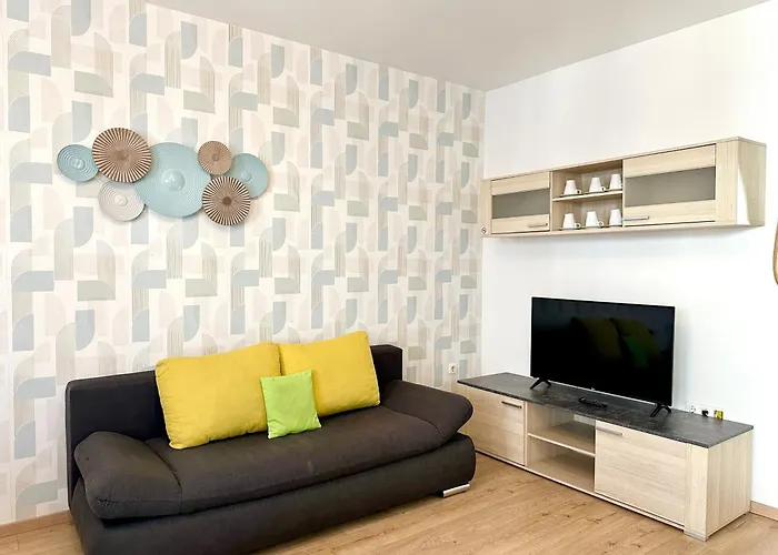 Prime - Modern 2 Bedroom With Balcony & Parking Included